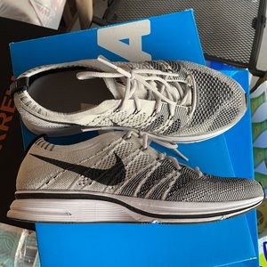 COPY - Nike flyknit trainer
